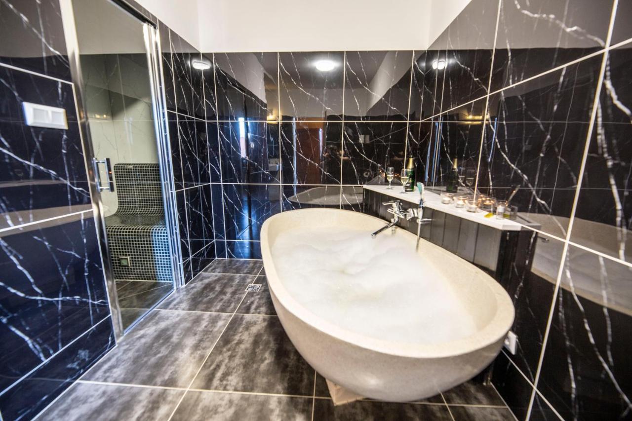 In Spirit, hotel v Rožnovském pivovaru - Pivní Lázně, Wellness&Čokoládovna Rožnov pod Radhoštěm Exteriér fotografie